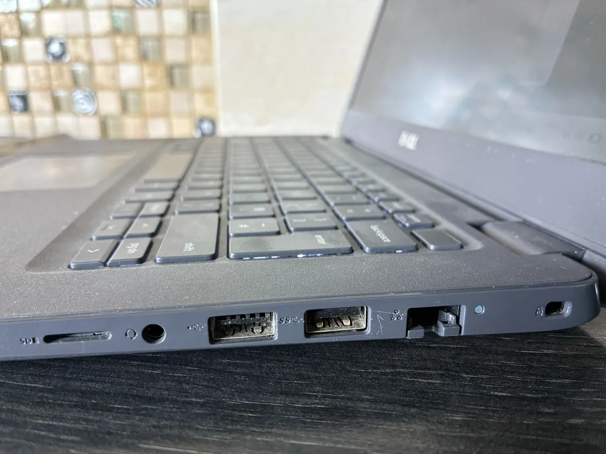 Dell Latitude 3410 Laptop - Image 4