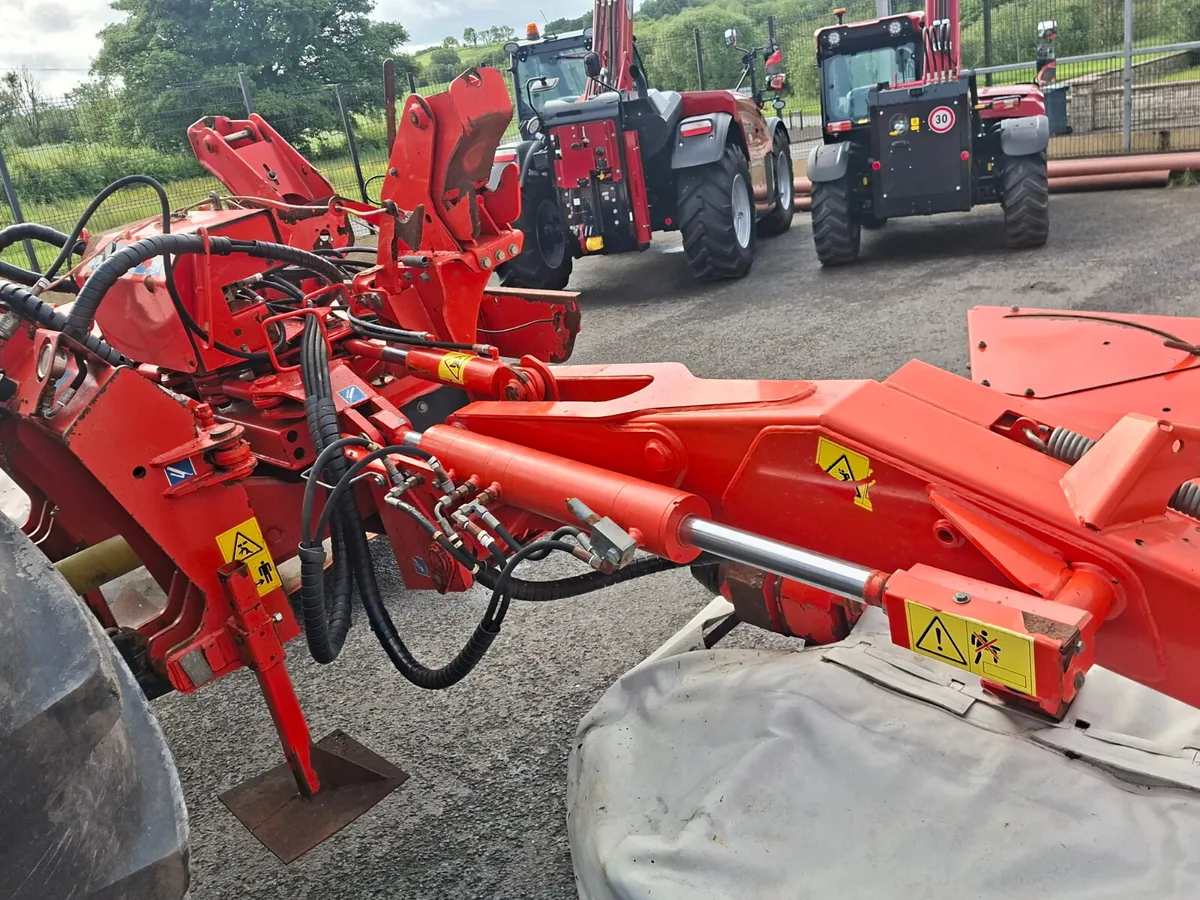 2012 KUHN BUTTERFLY MOWERS - Image 4
