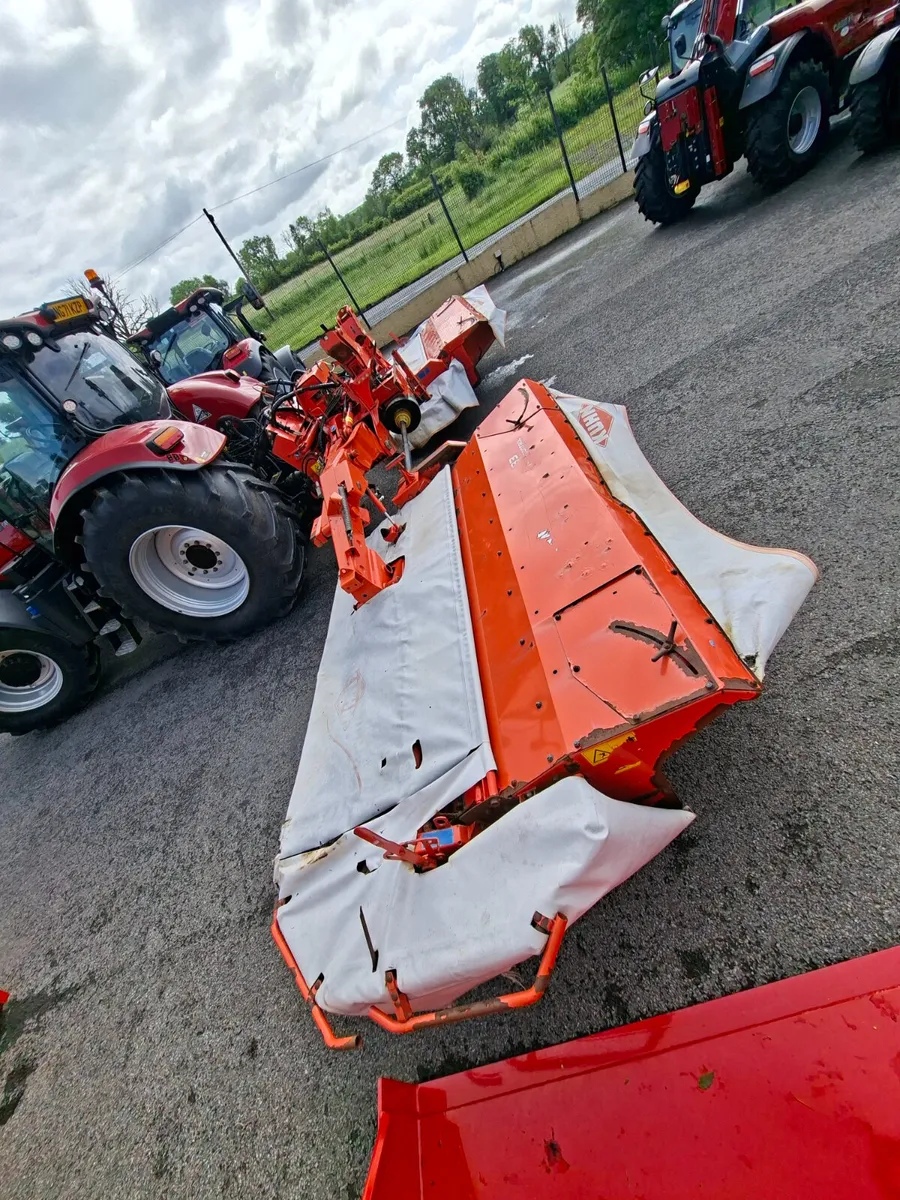 2012 KUHN BUTTERFLY MOWERS - Image 3
