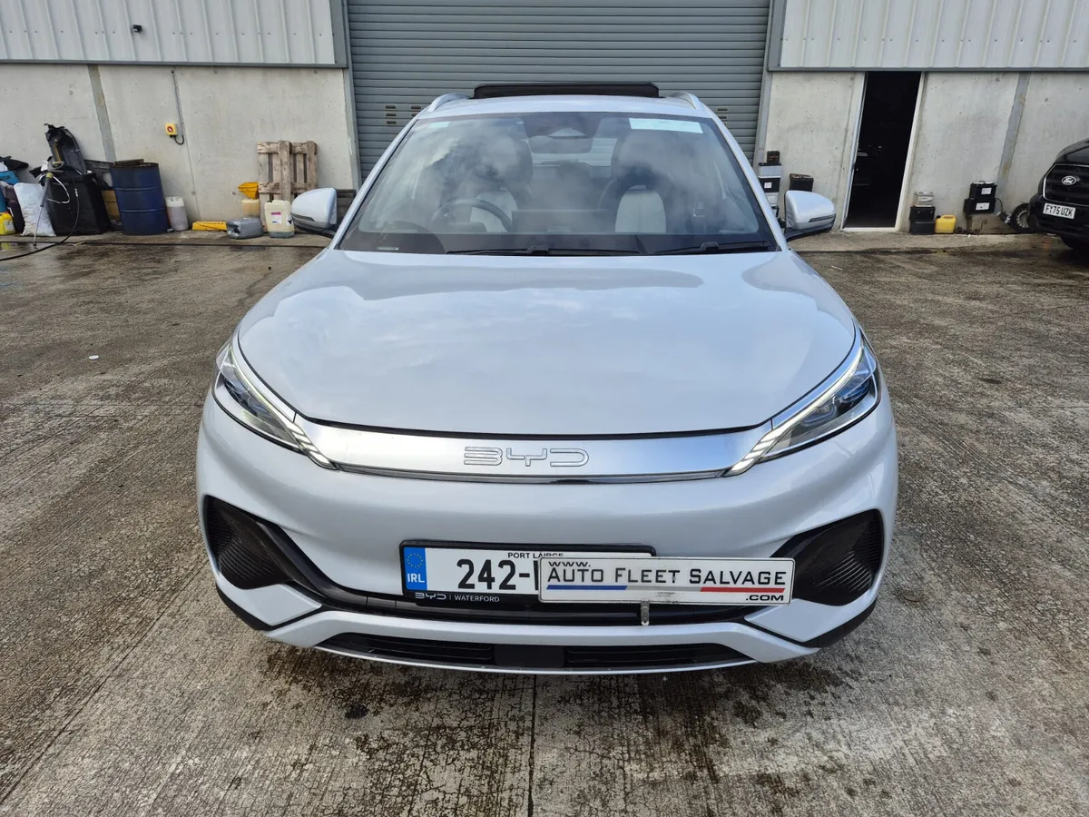 242 BYD ATTO 3 DESIGN 60 KWH - Image 2