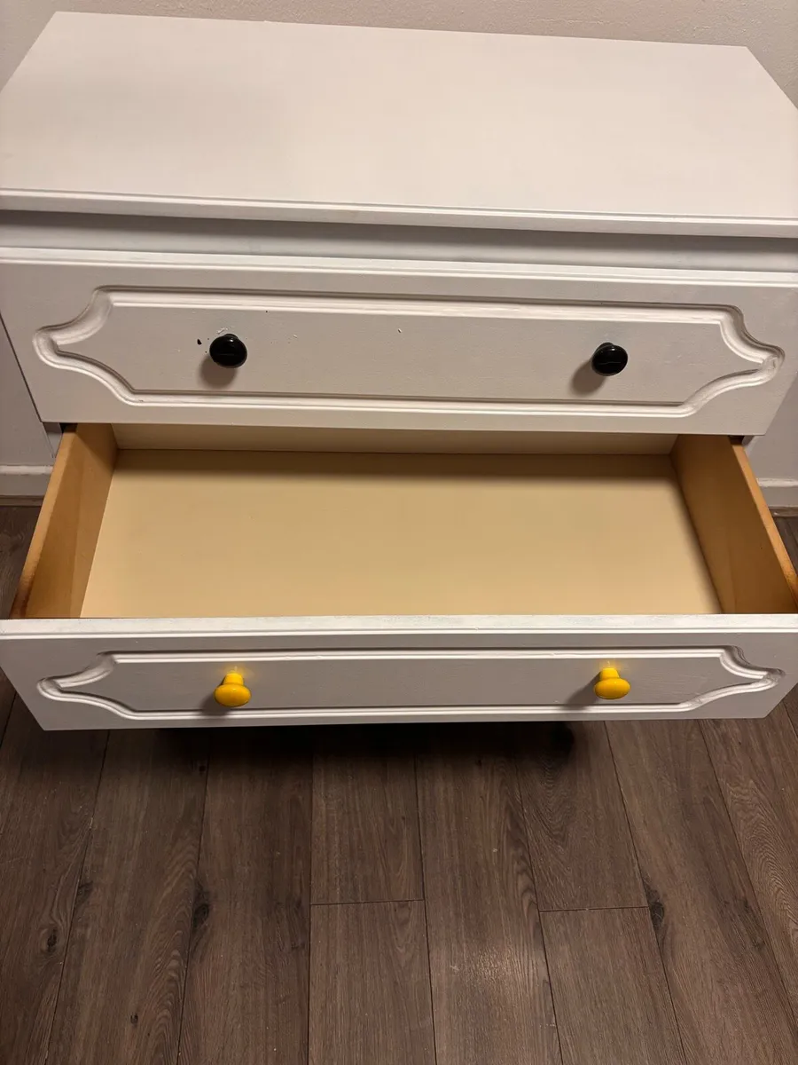 White chest of drawers - Image 3