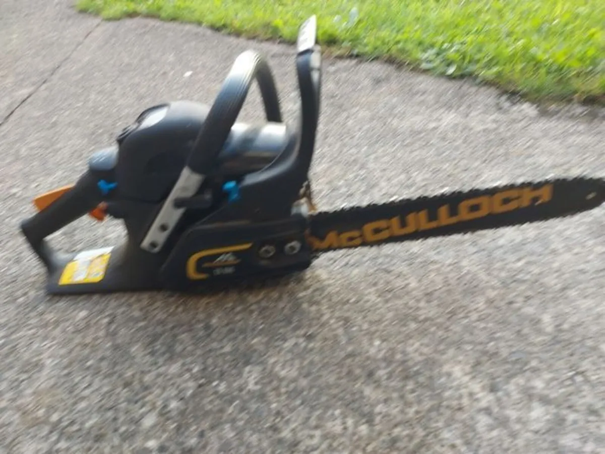 McCulloch Petrol Chainsaw in excellent condition - Image 1