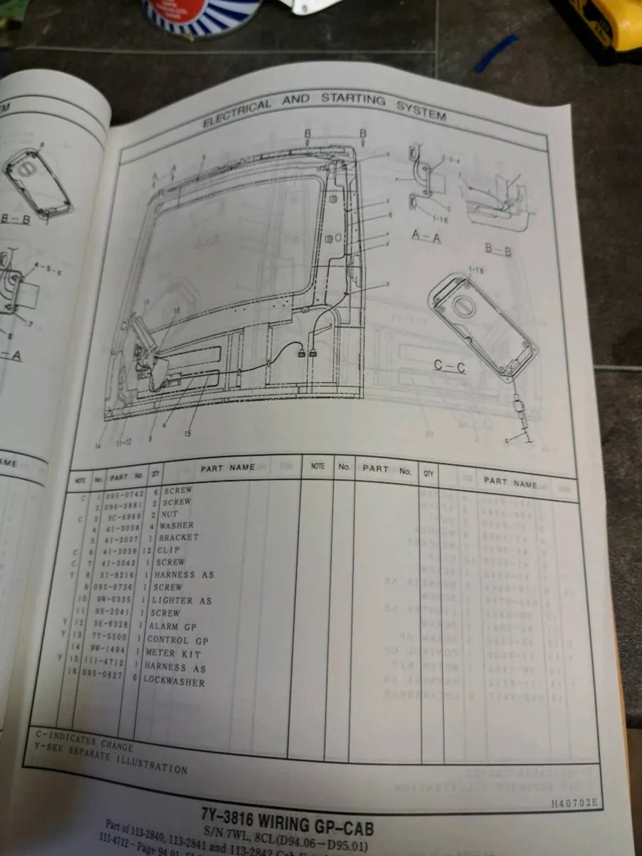 Caterpillar  322 excavator  parts book - Image 2