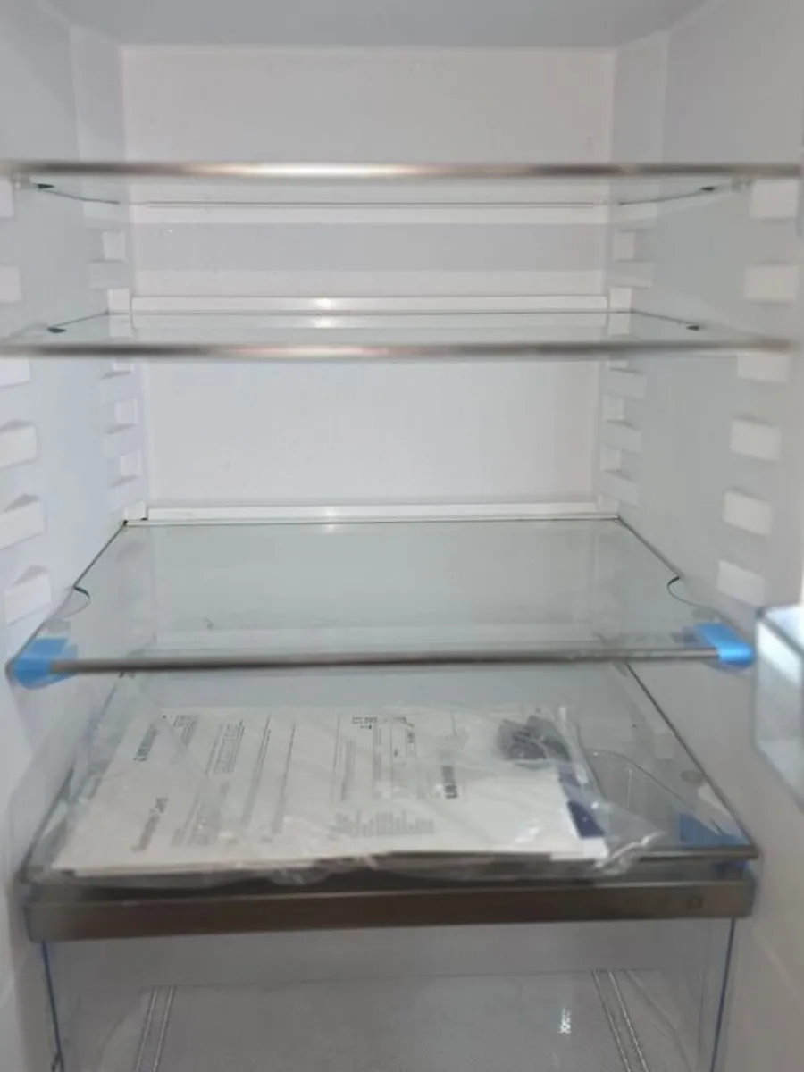 fridge - Image 3