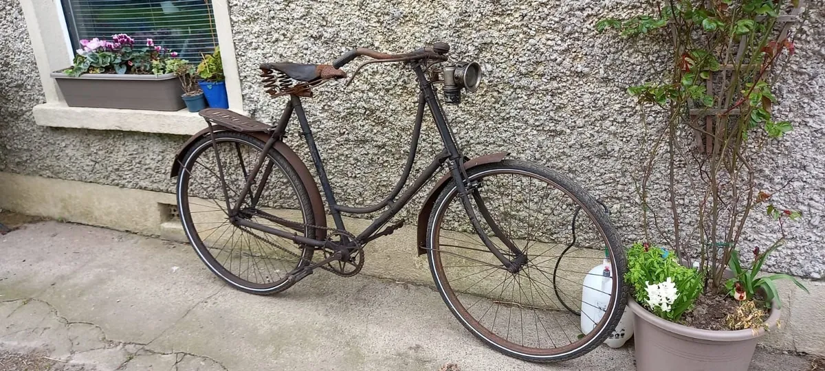 Vintage high nelly bicycle - Image 1