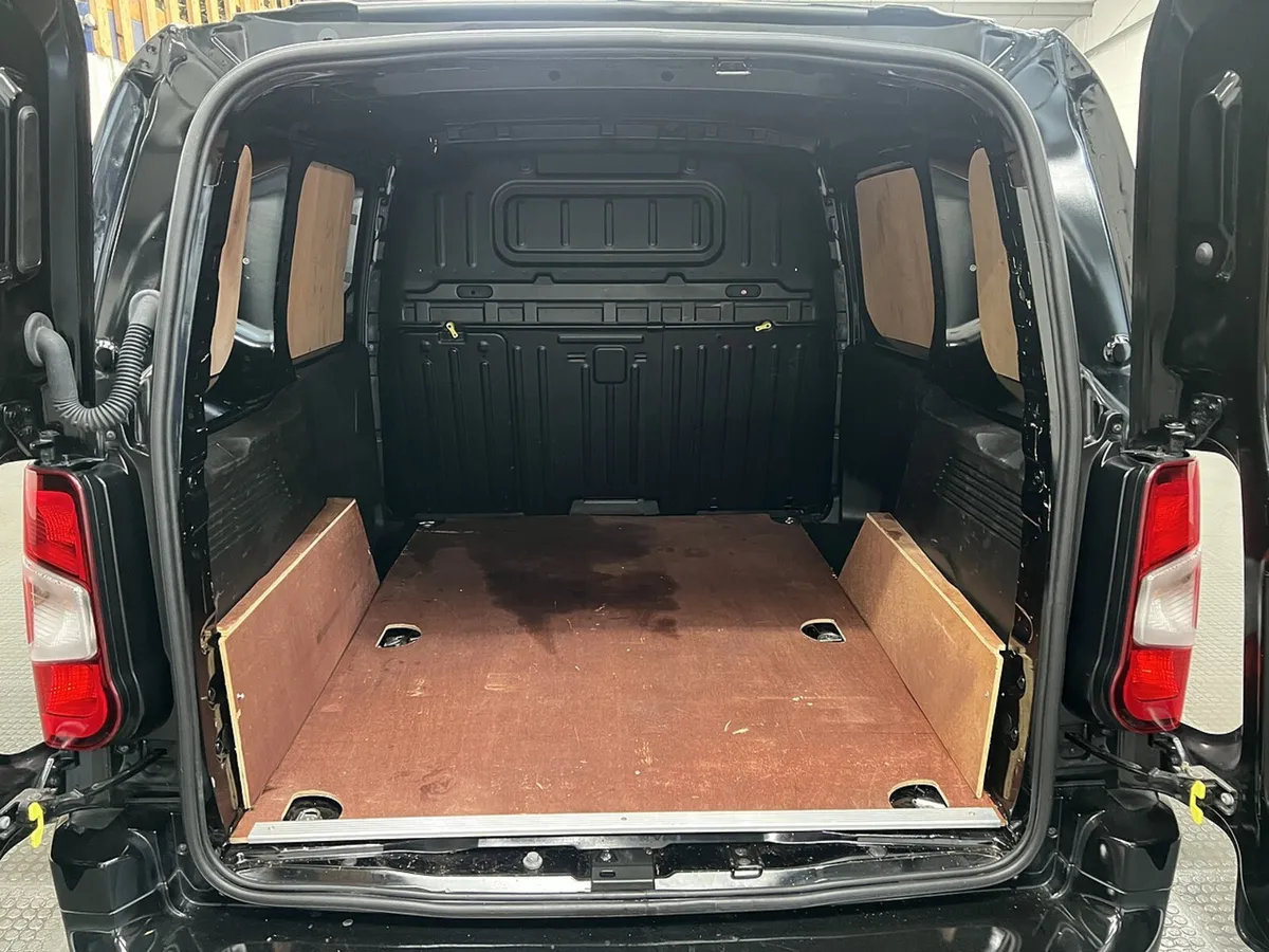 2023 Peugeot Partner Panel Van - Image 2