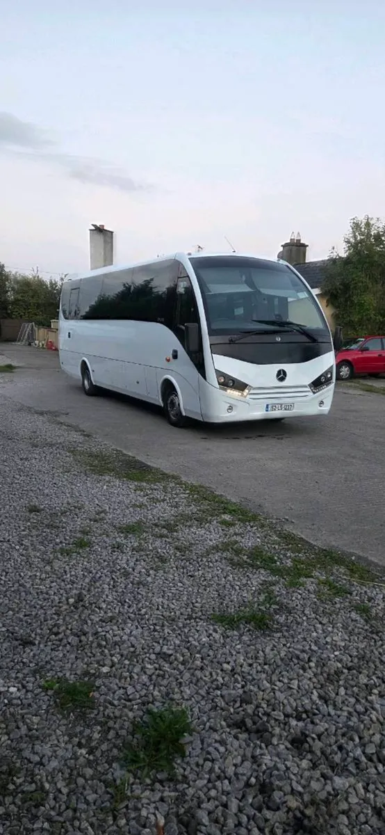 Mercedes  UNVI - Image 2