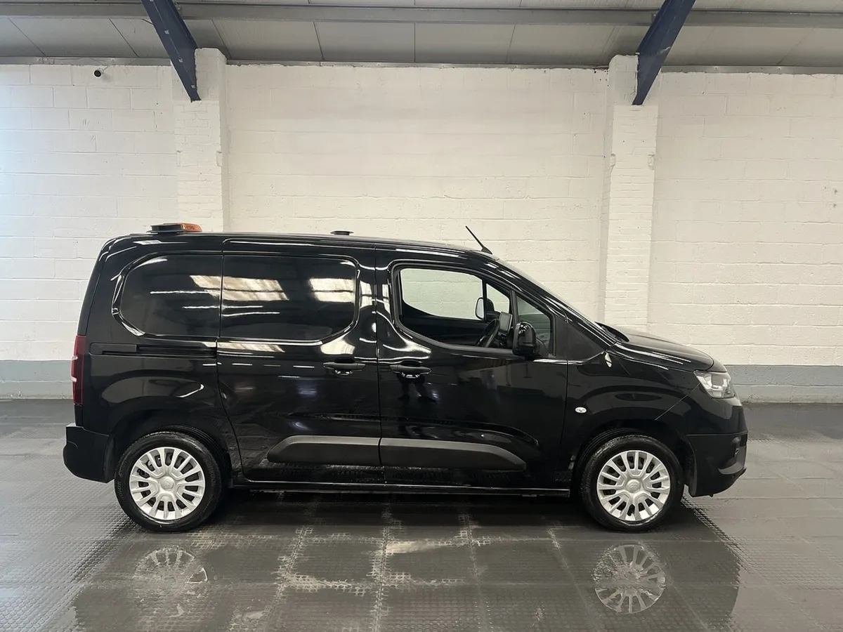2024 Toyota Proace City Panel Van - Image 1