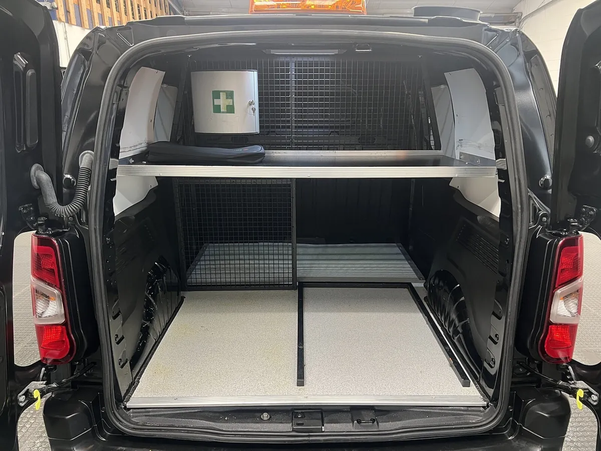 2024 Toyota Proace City Panel Van - Image 2