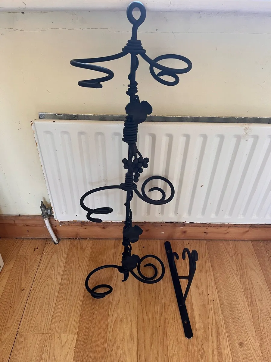 Wine rack - Image 1