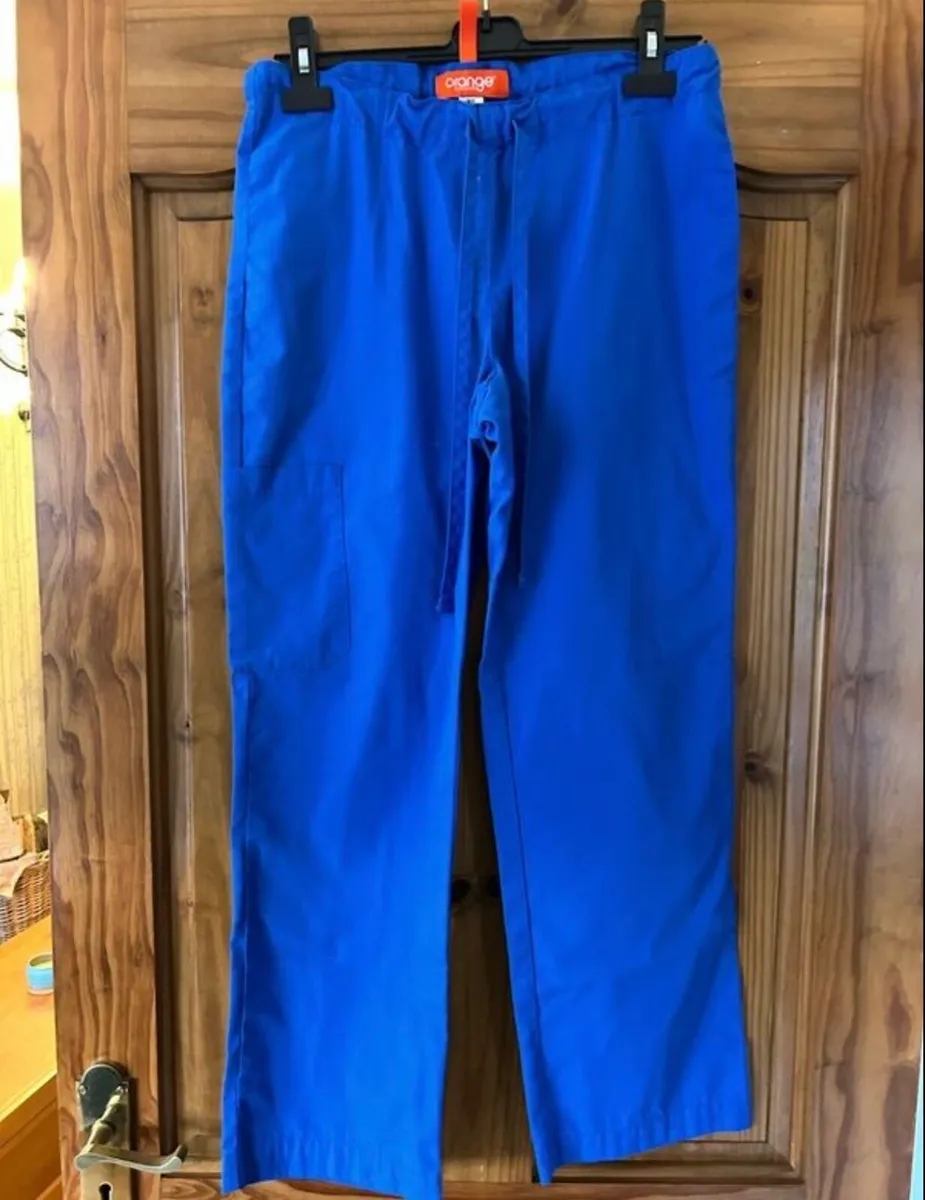 UCD Radiography Scrubs - Image 4