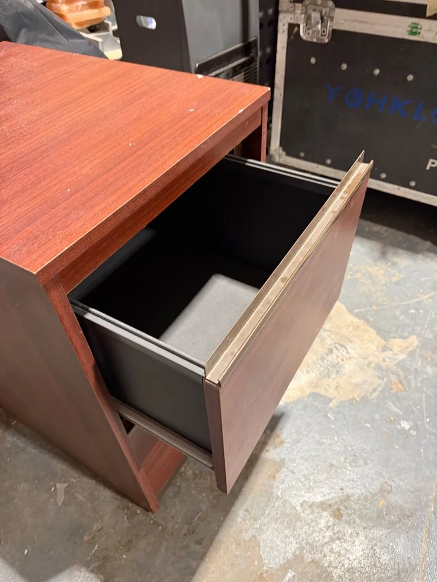 Filing cabinet - Image 1