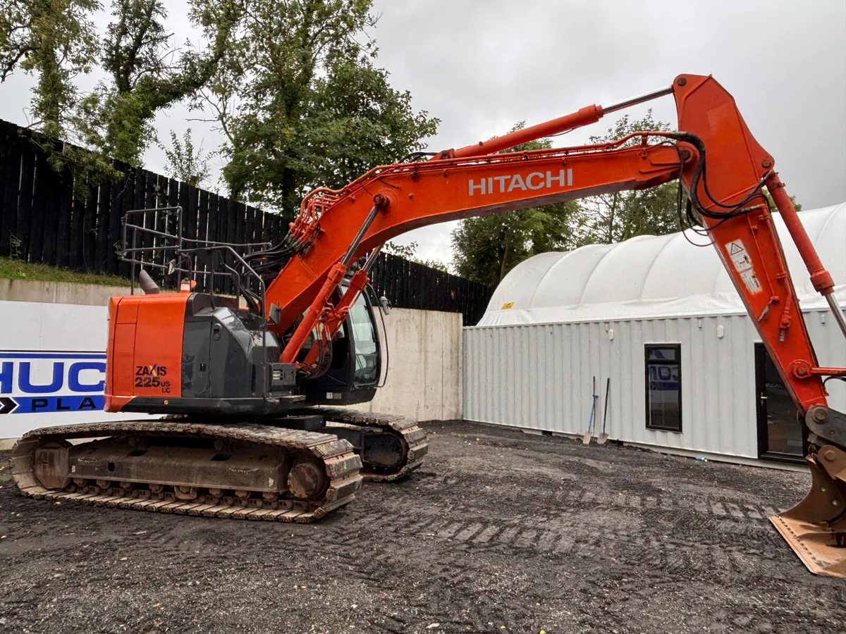 2015 HITACHI ZX225-5B **LOVELY EXAMPLE** - Image 2