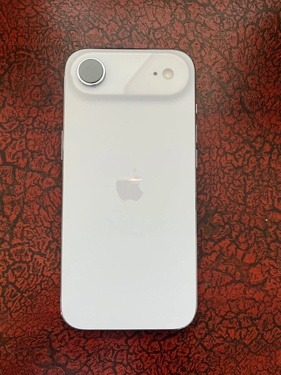 Apple iPhone Air 256GB –  Sky Blue – Brand New & U - Image 3