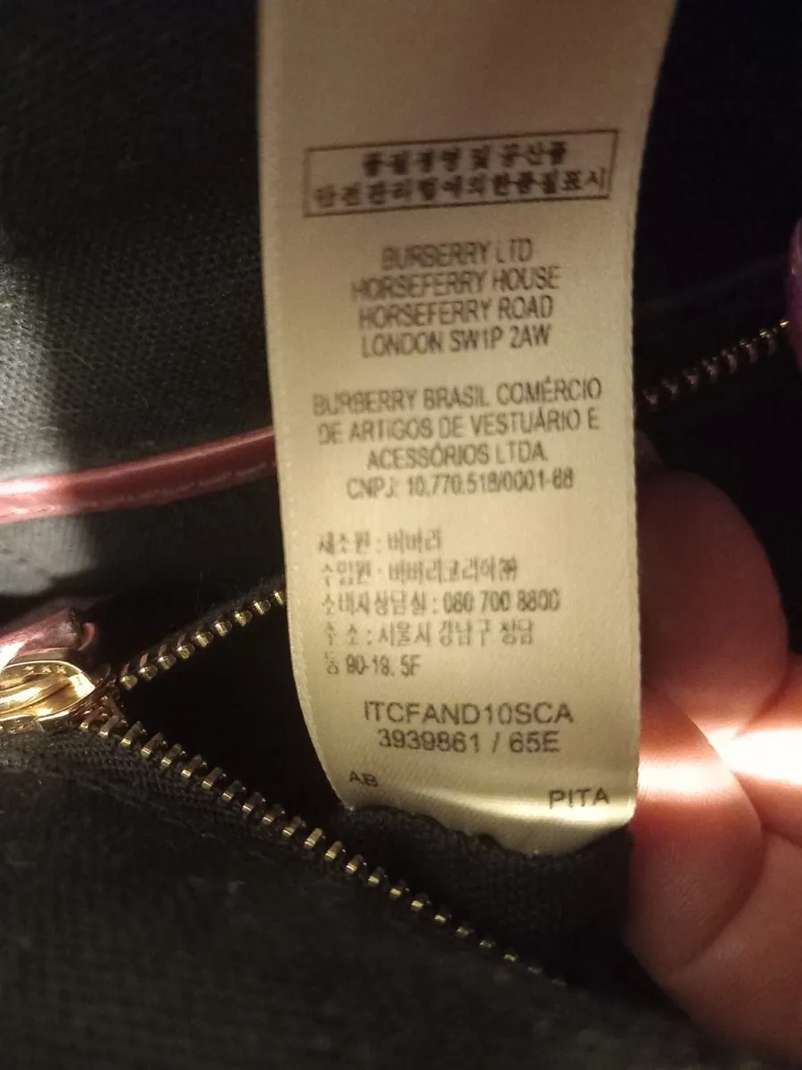 Authentic Burberry Haymarket Classic - Image 2