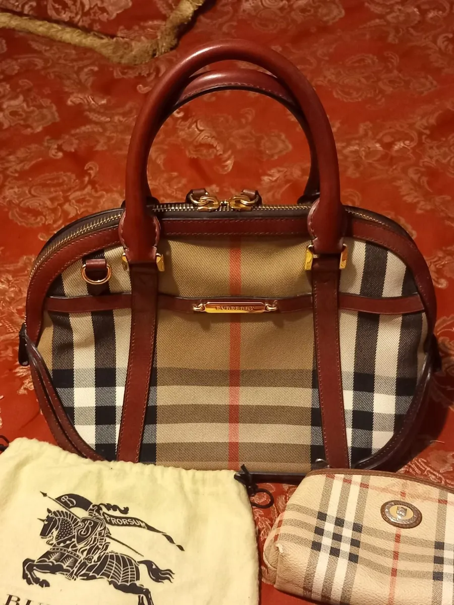 Authentic Burberry Haymarket Classic - Image 3