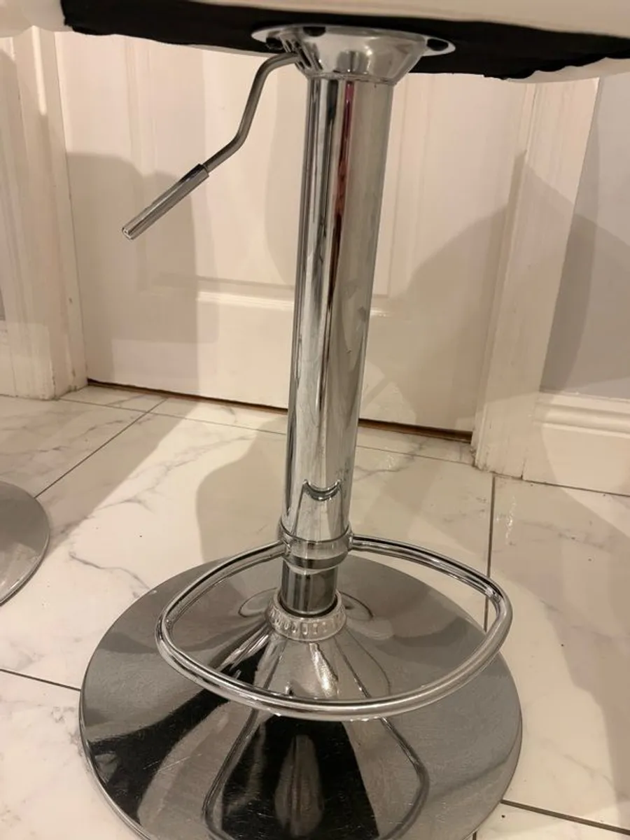 bar/kitchen stools - Image 4