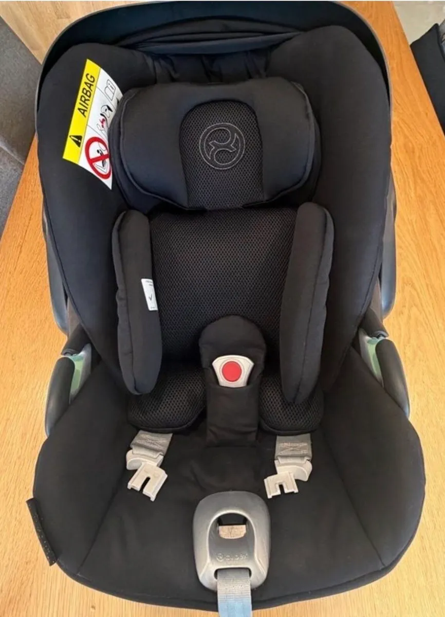 Cyber Platinum Cloud T i-Size car seat - Image 1