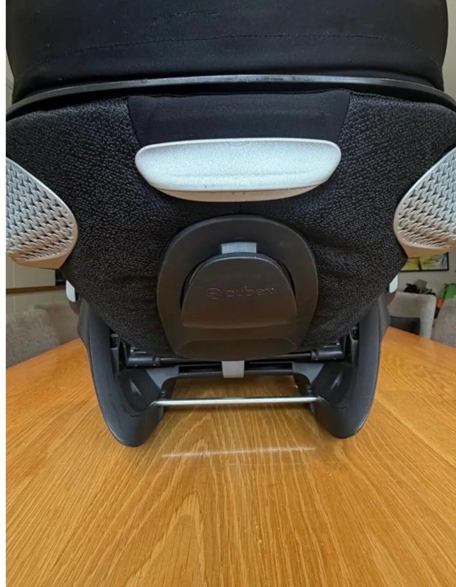 Cyber Platinum Cloud T i-Size car seat - Image 3