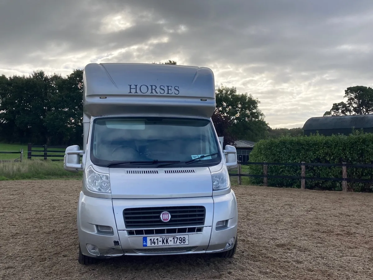 2 horse van - Image 1