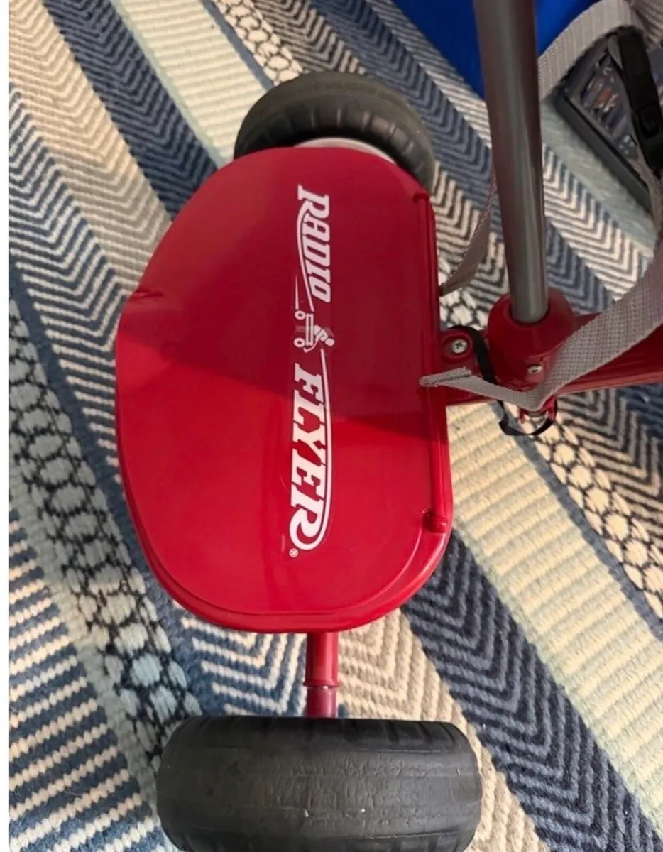 Radio Flyer 4-in-1 grow-with-me stroller tricycle - Image 3
