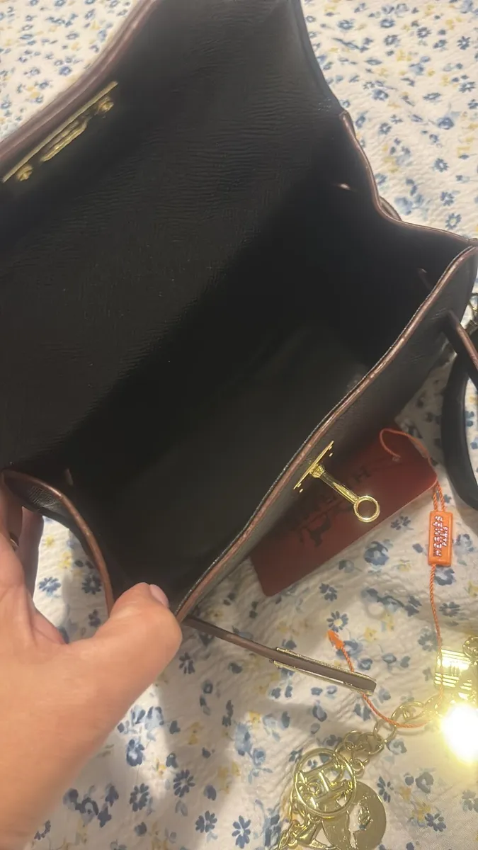 Ladies hand bag - Image 1