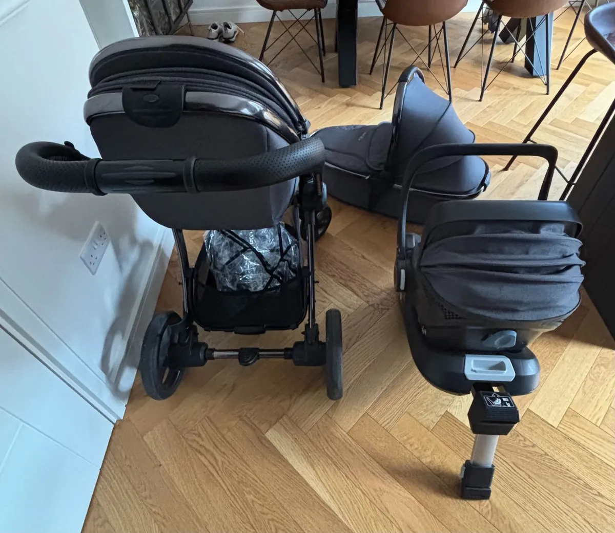 Egg2 Luxury Travel System Pram, Carrycot, Car Seat - Image 4