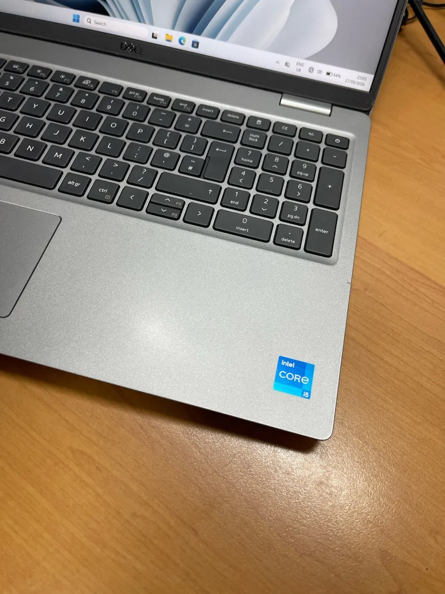 Dell latitude 5530 i5 processor 8/256 - Image 2