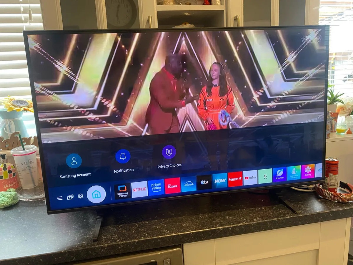 Samsung 4k Smart 43 inch YouTube Netflix - Image 1