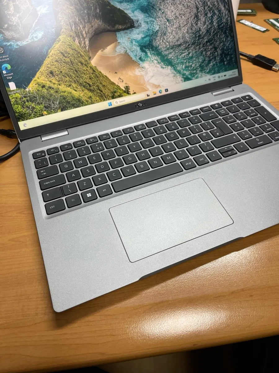 Dell laptop i5 pro 12gen 16/256 win 11 - Image 3