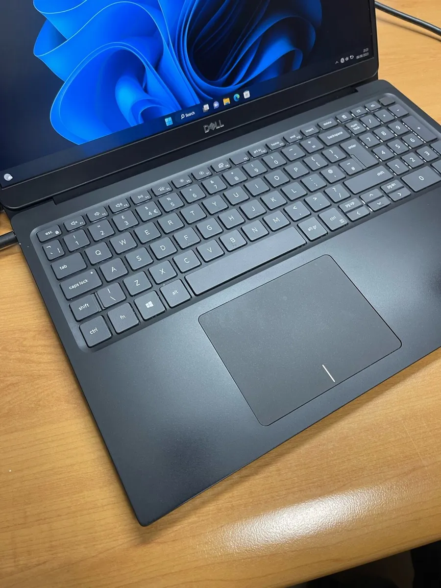 Dell laptop i5 pro 10 Gen 8/256 win 11 pro - Image 3