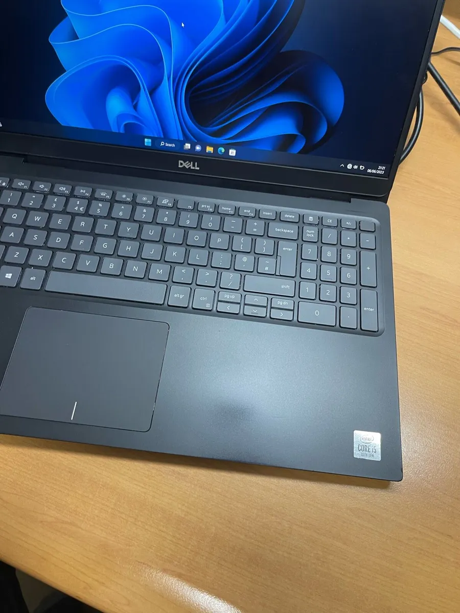 Dell laptop i5 pro 10 Gen 8/256 win 11 pro - Image 2