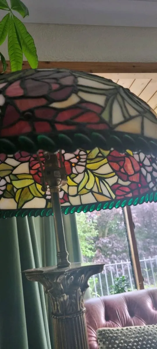 FANTASTIC TIFFANY GLASS LOTUS TALL LAMP - Image 1
