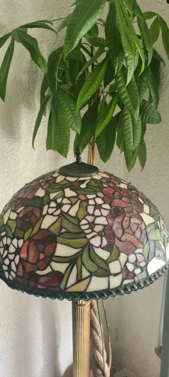 FANTASTIC TIFFANY GLASS LOTUS TALL LAMP - Image 3