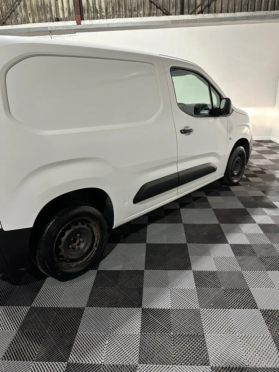 2021  Berlingo - Image 2