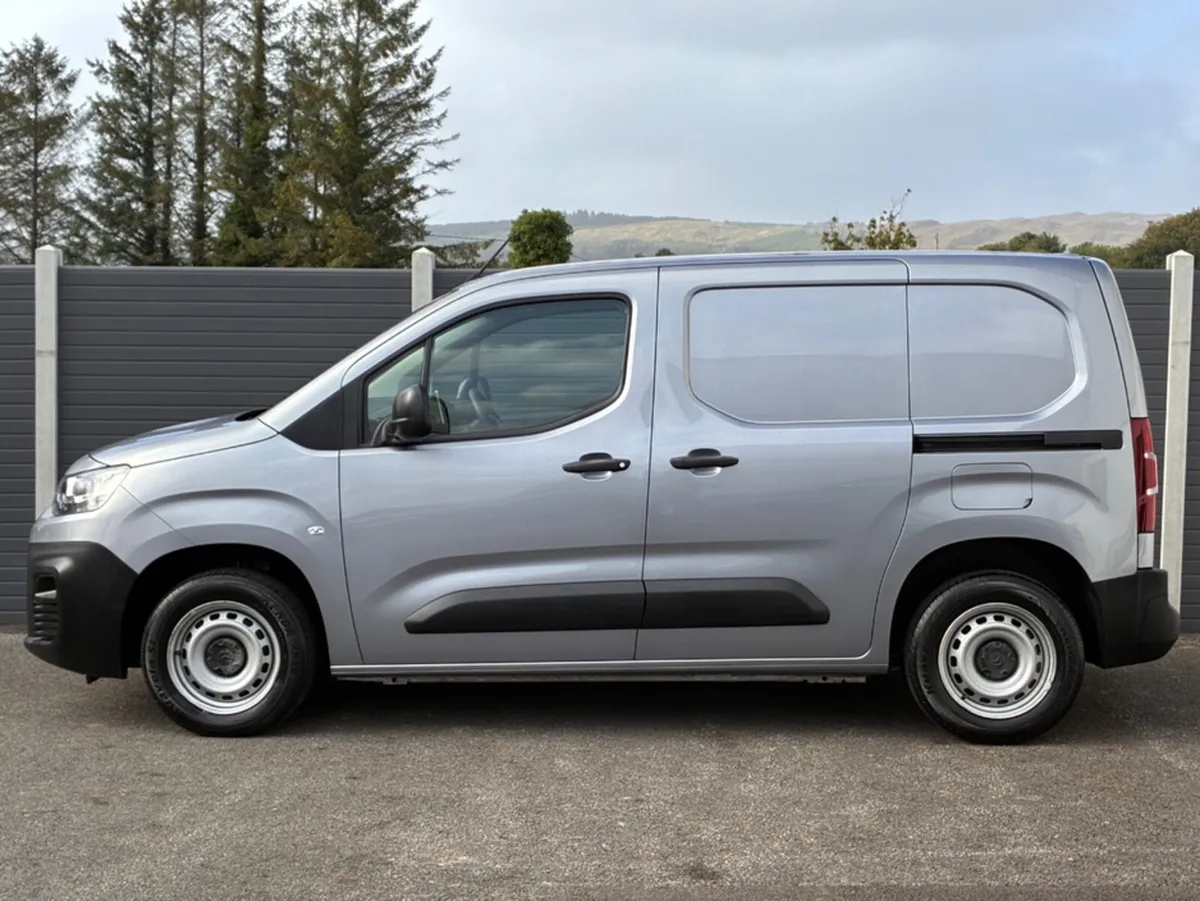 Citroen Berlingo LX BLUEHDI 100 MWB 65 650KG MY52 - Image 3