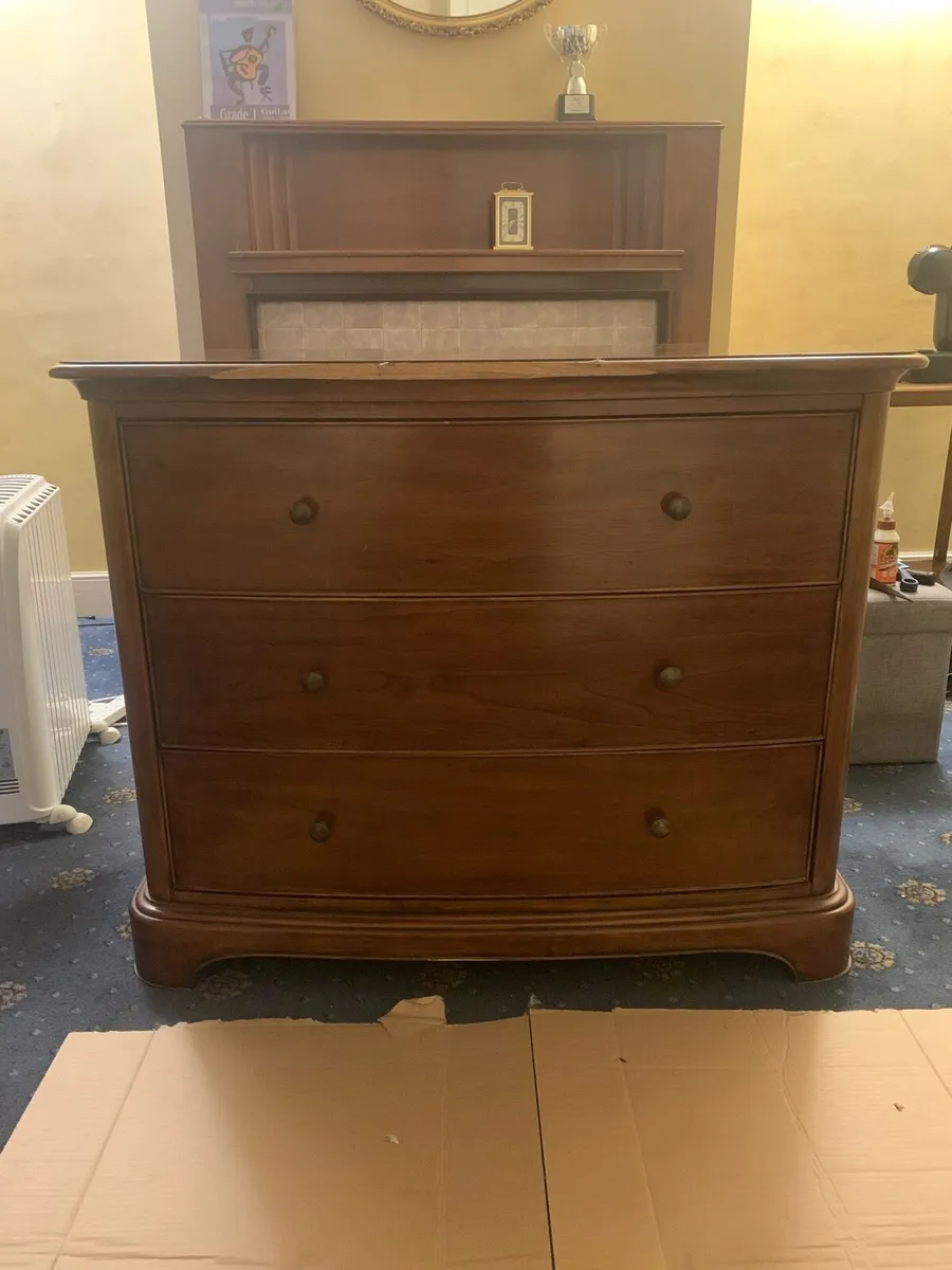 Large chest of Drawers - Image 1