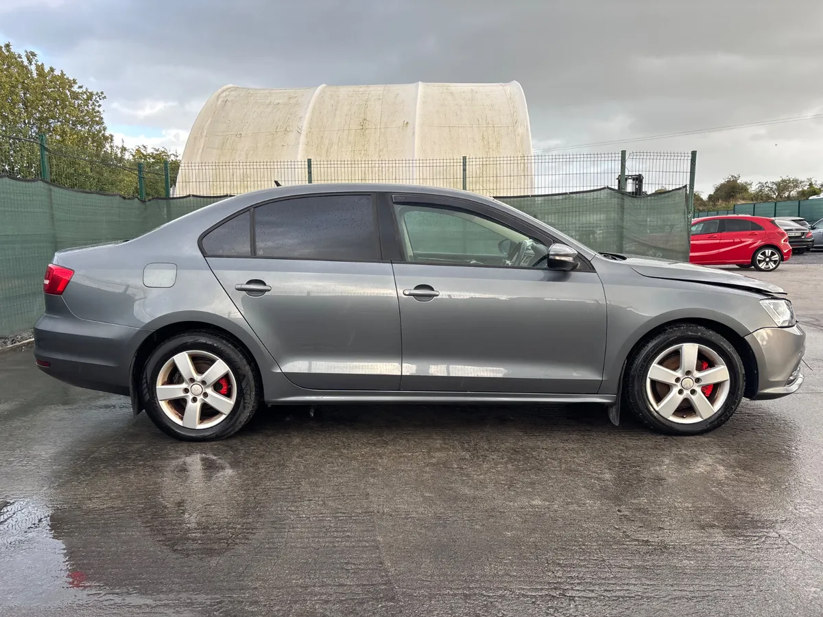 151 VW JETTA 2.0 TDI. - Image 4