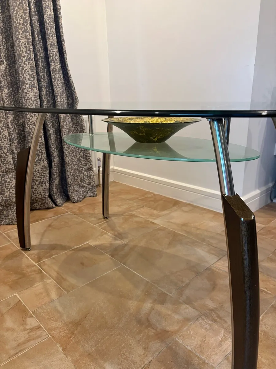 Dining table and chairs - Image 2