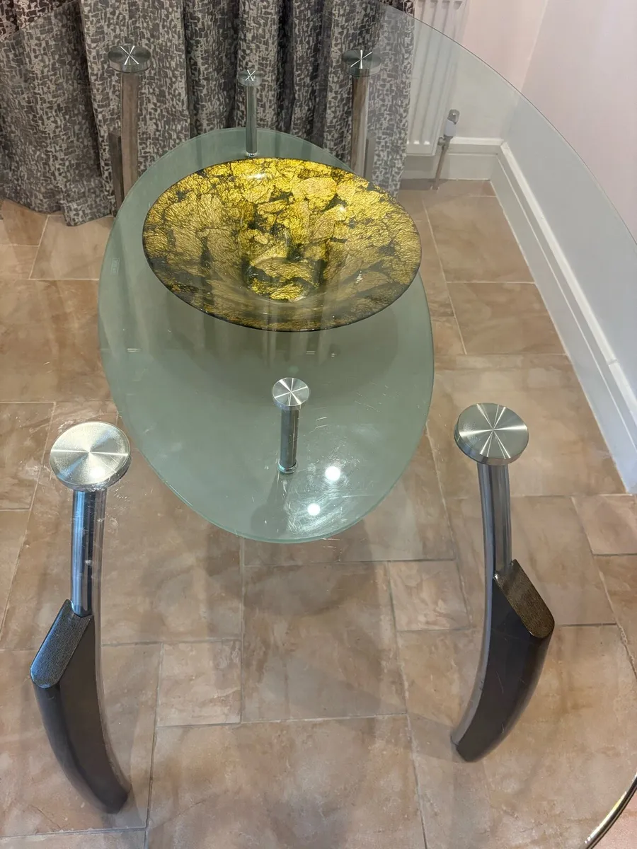 Dining table and chairs - Image 3