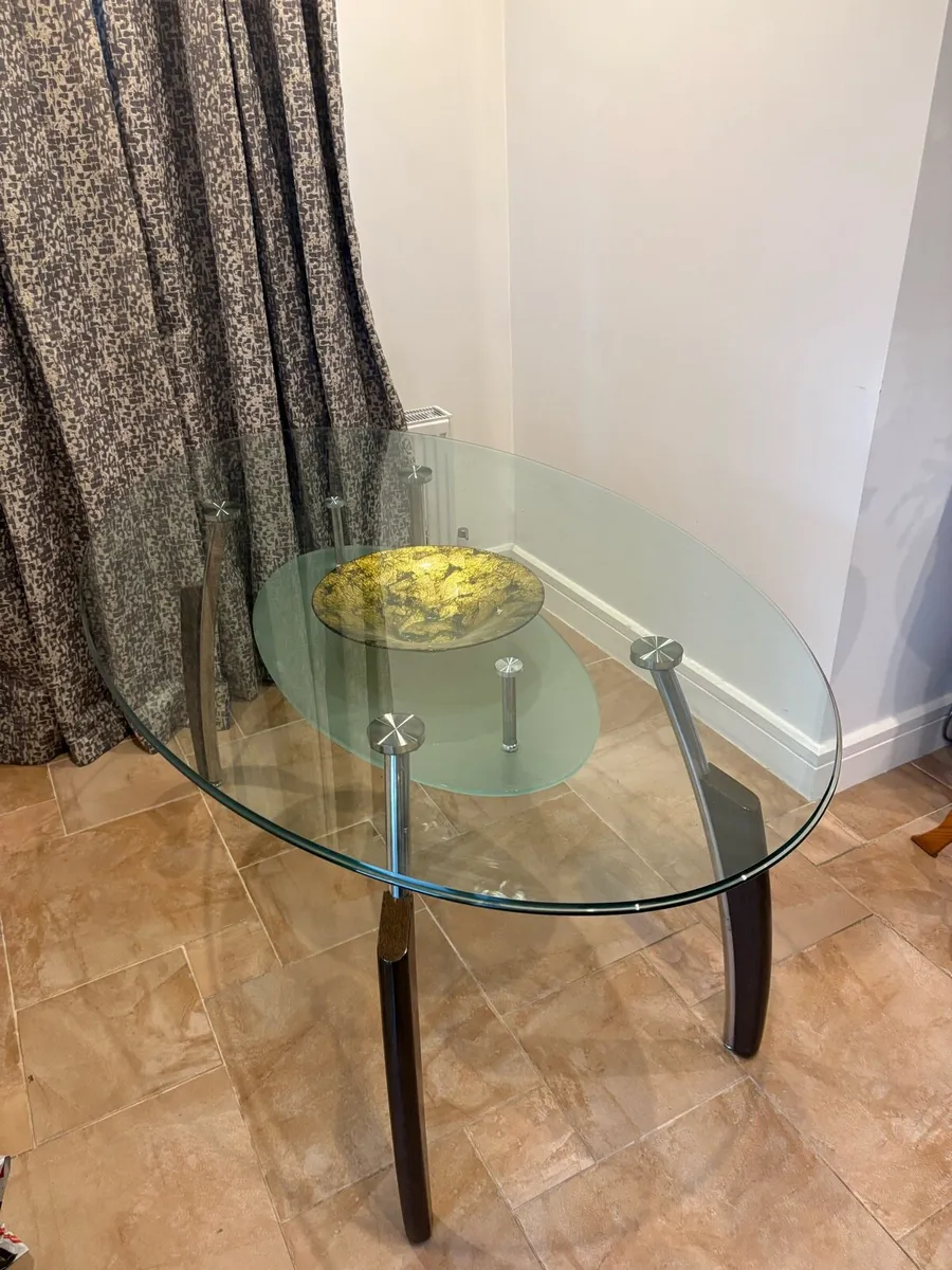 Dining table and chairs - Image 4