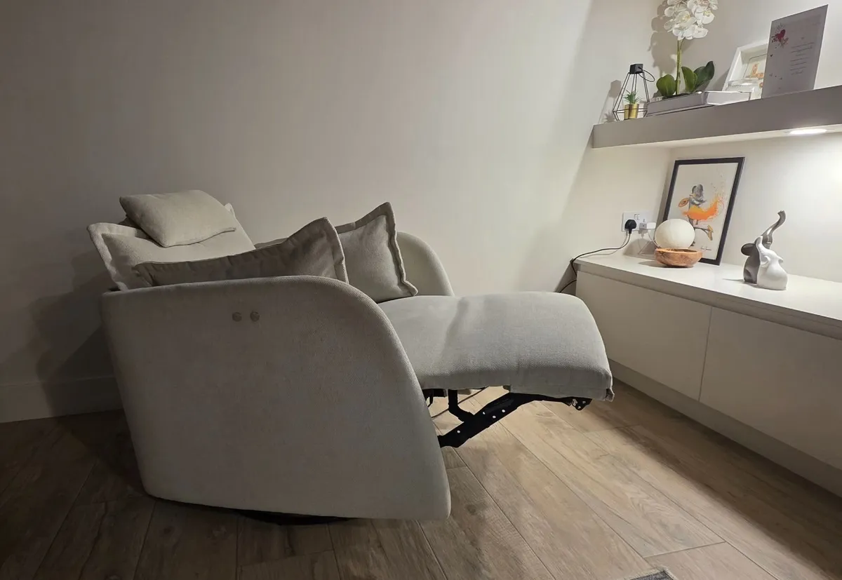 FAMA Nadia Electric Reclining Swivel & Rocking - Image 4