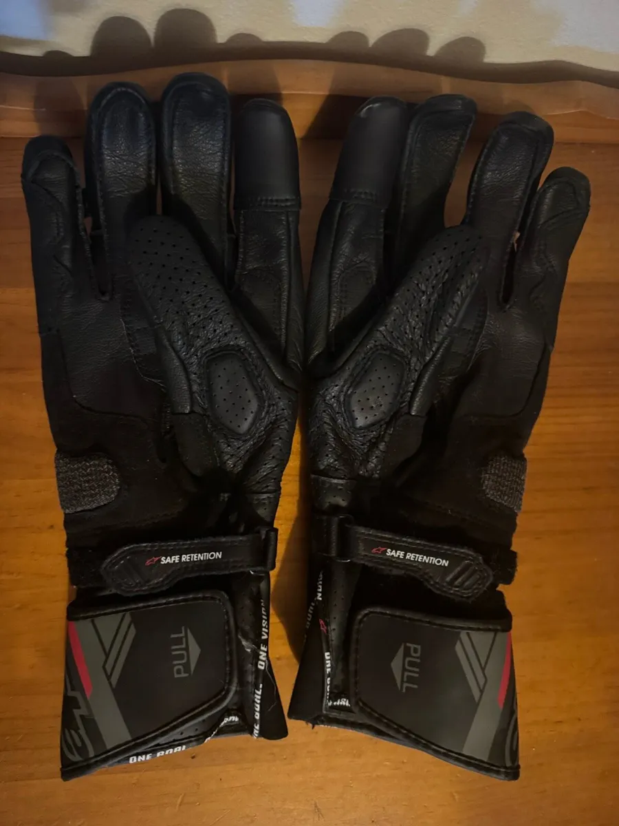 Alpinestars SP-8 V3 gloves - Image 2