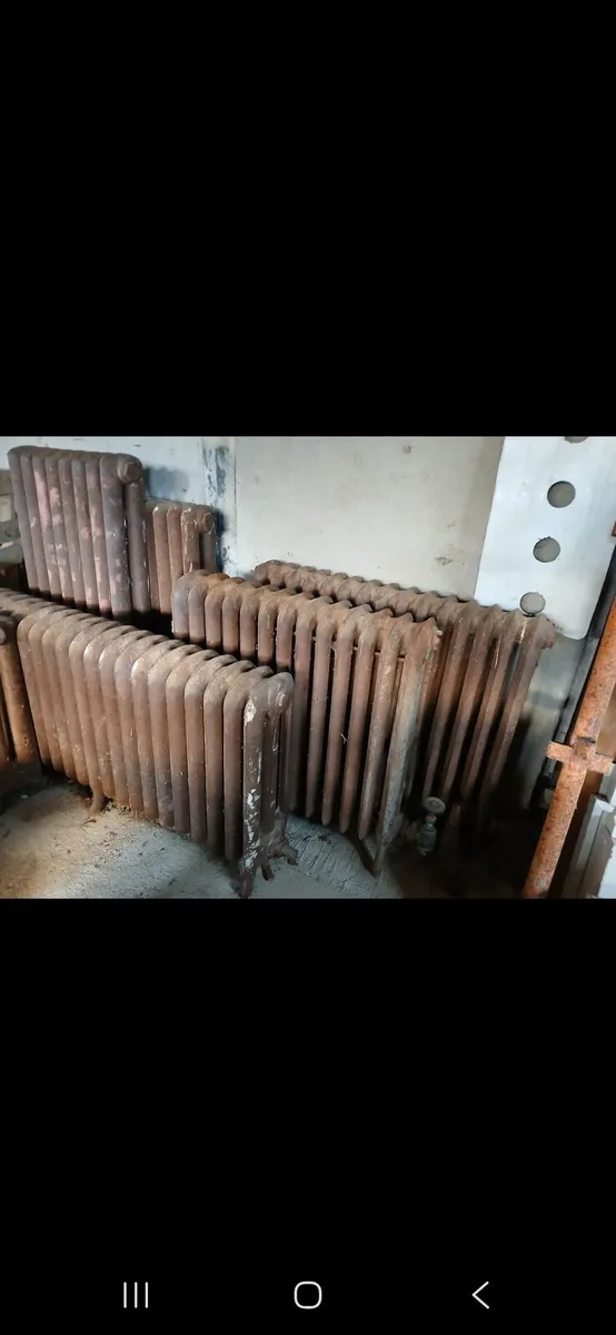 Cast iron radiators - Image 1