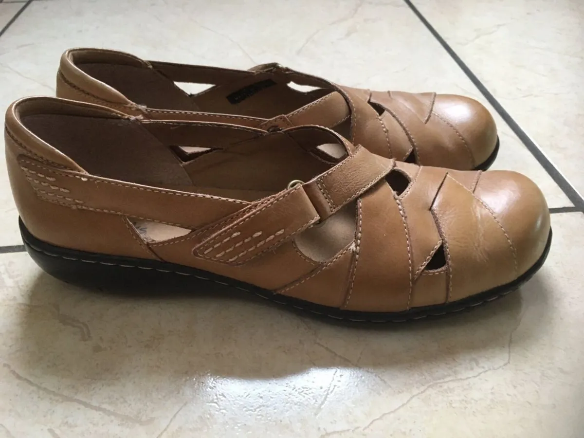 Clarks Leather Shoes, Size 7 - Image 1