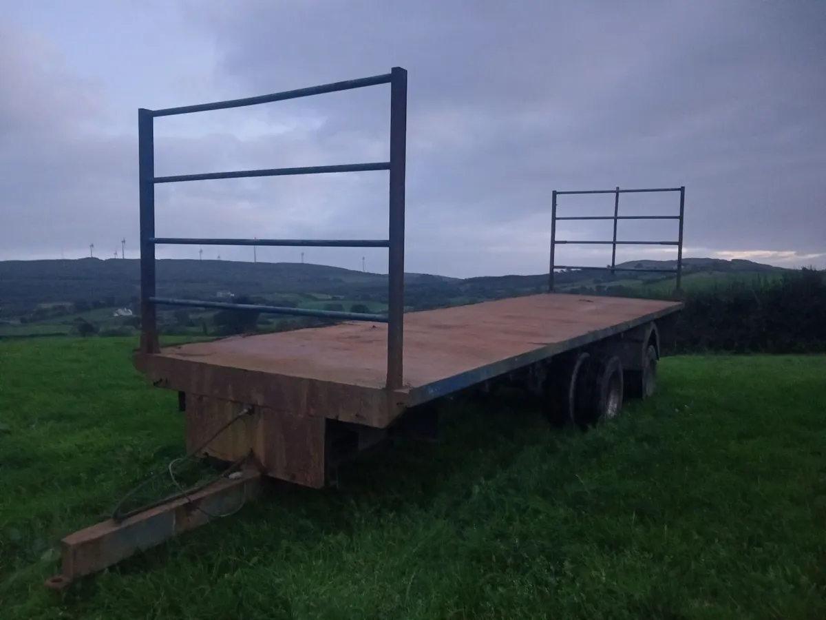 28ft bale trailer - Image 1