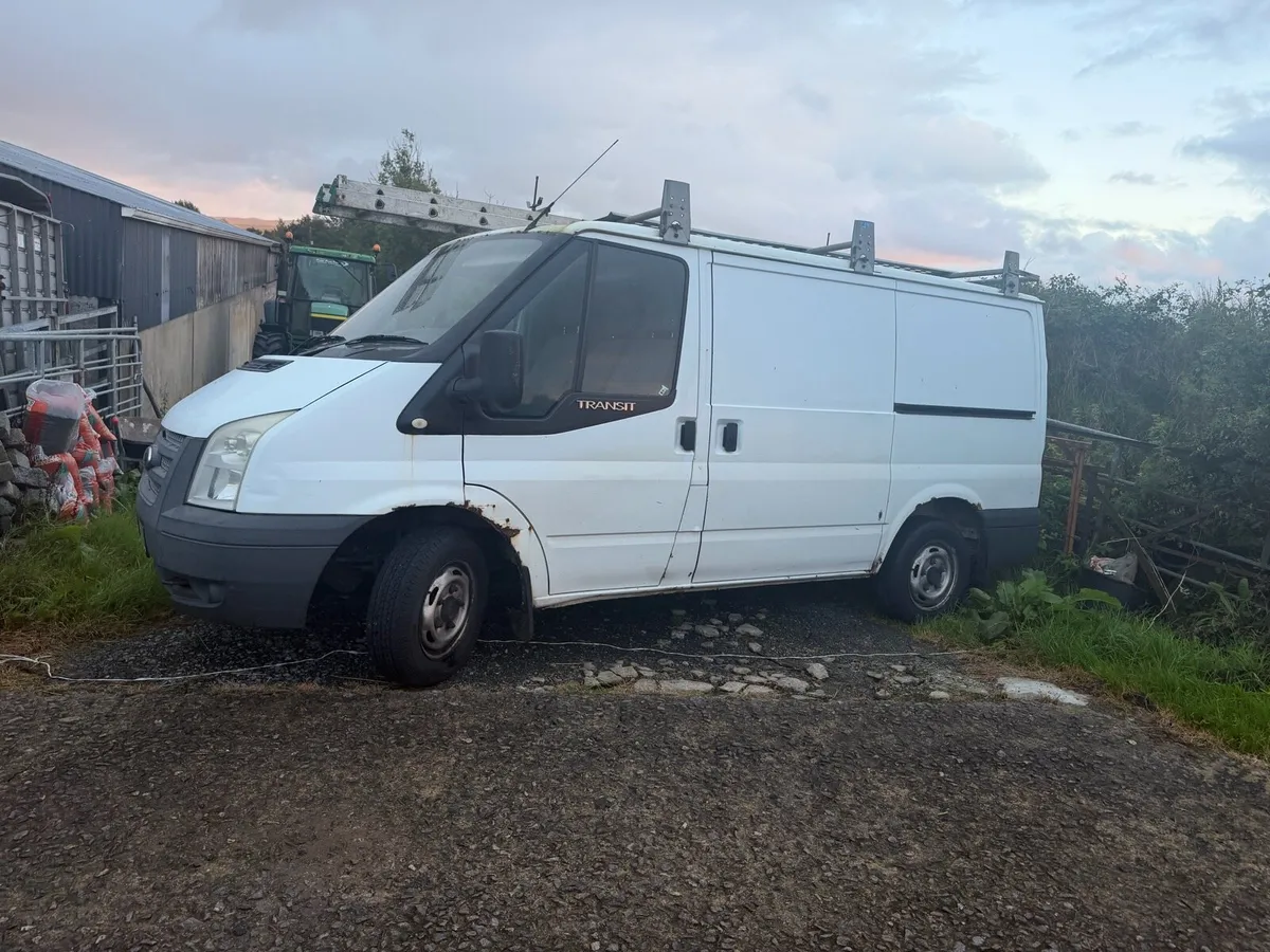 Ford transit  full years mot - Image 3