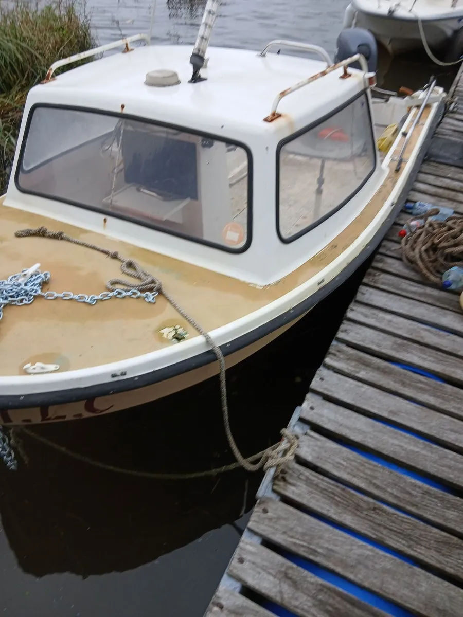 Fishing boat - Image 3
