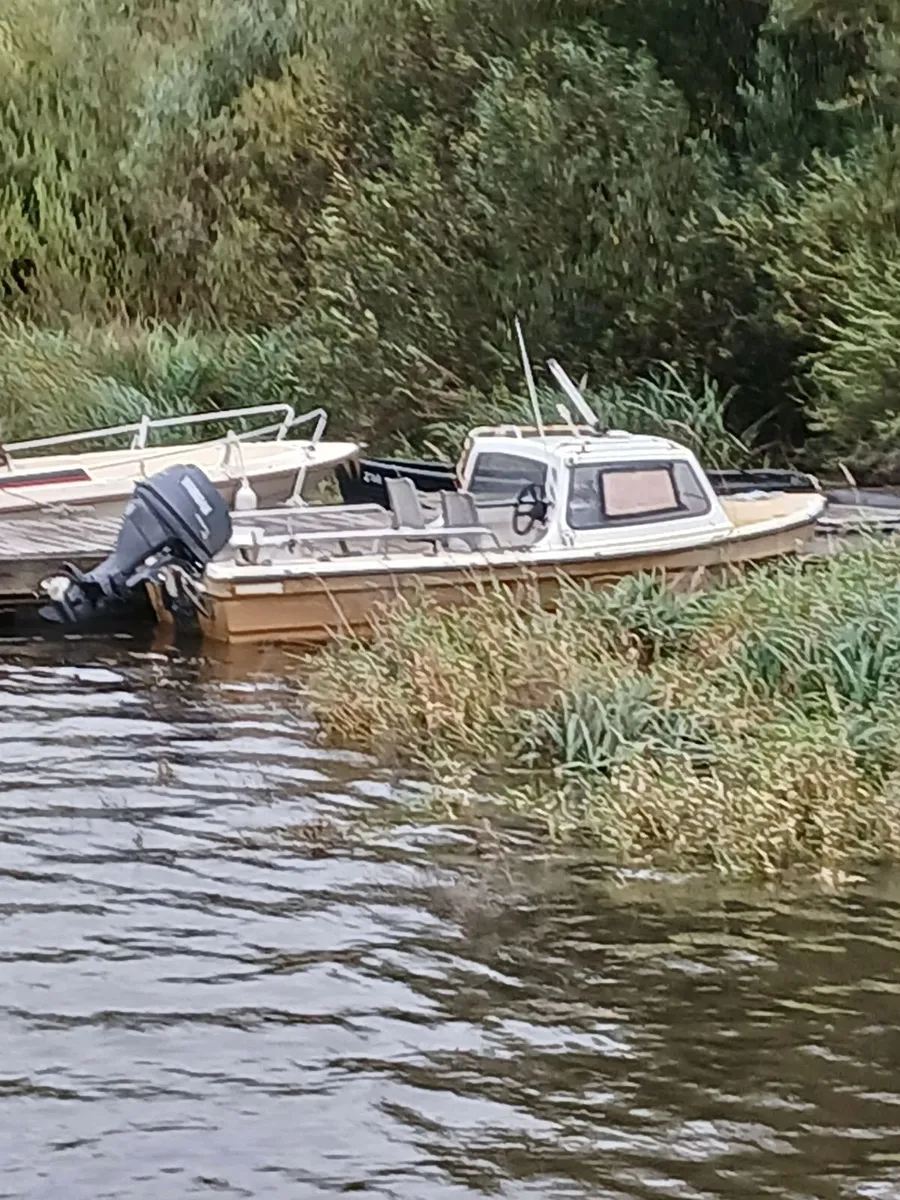 Fishing boat - Image 1