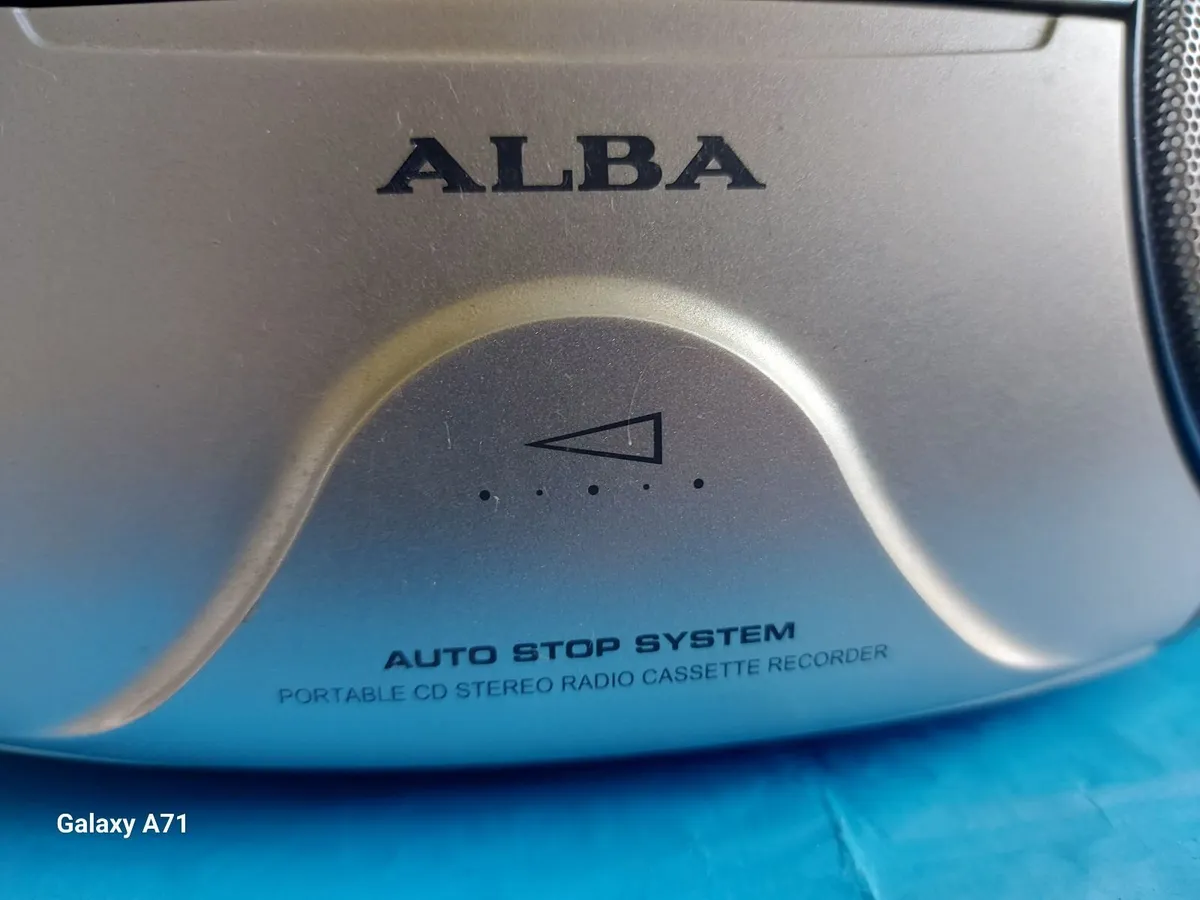 ALBA Portable Stereo - CD, RADIO & CASSETTE Player - Image 3